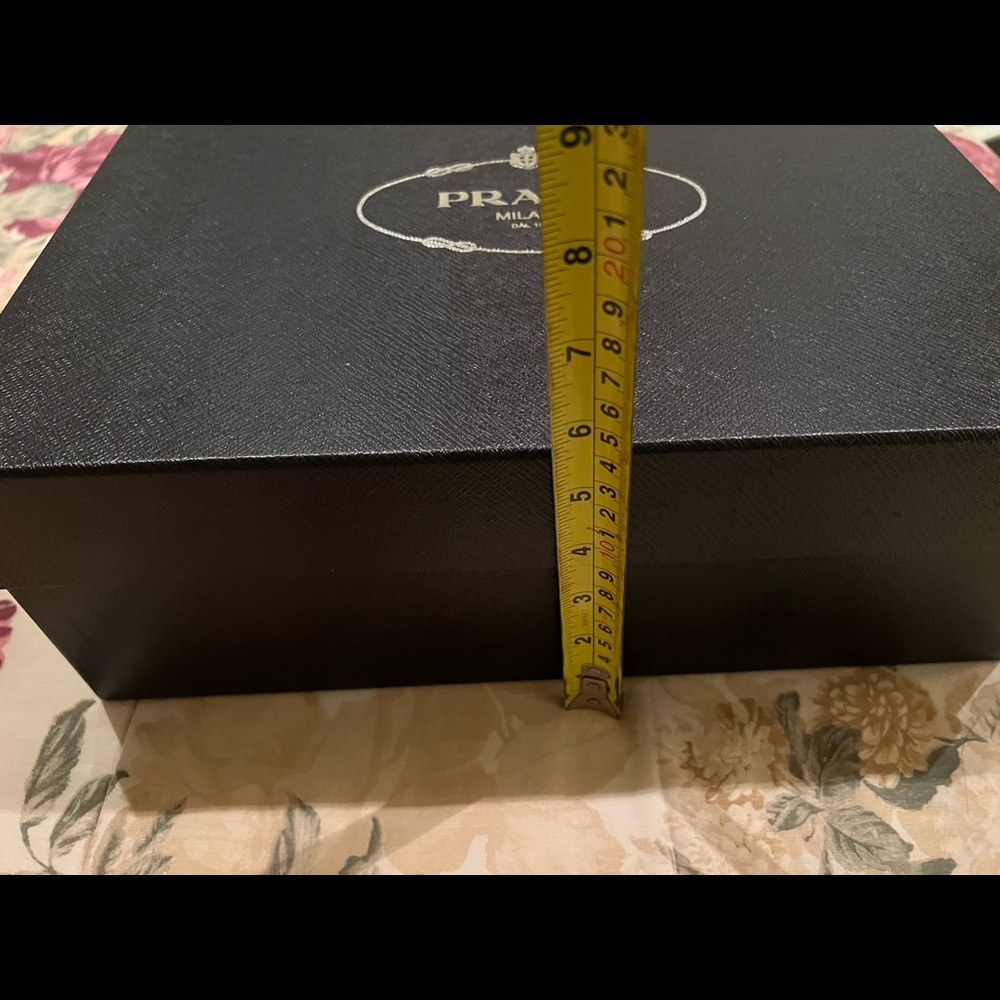 Authentic Prada box - Picture 2 of 4